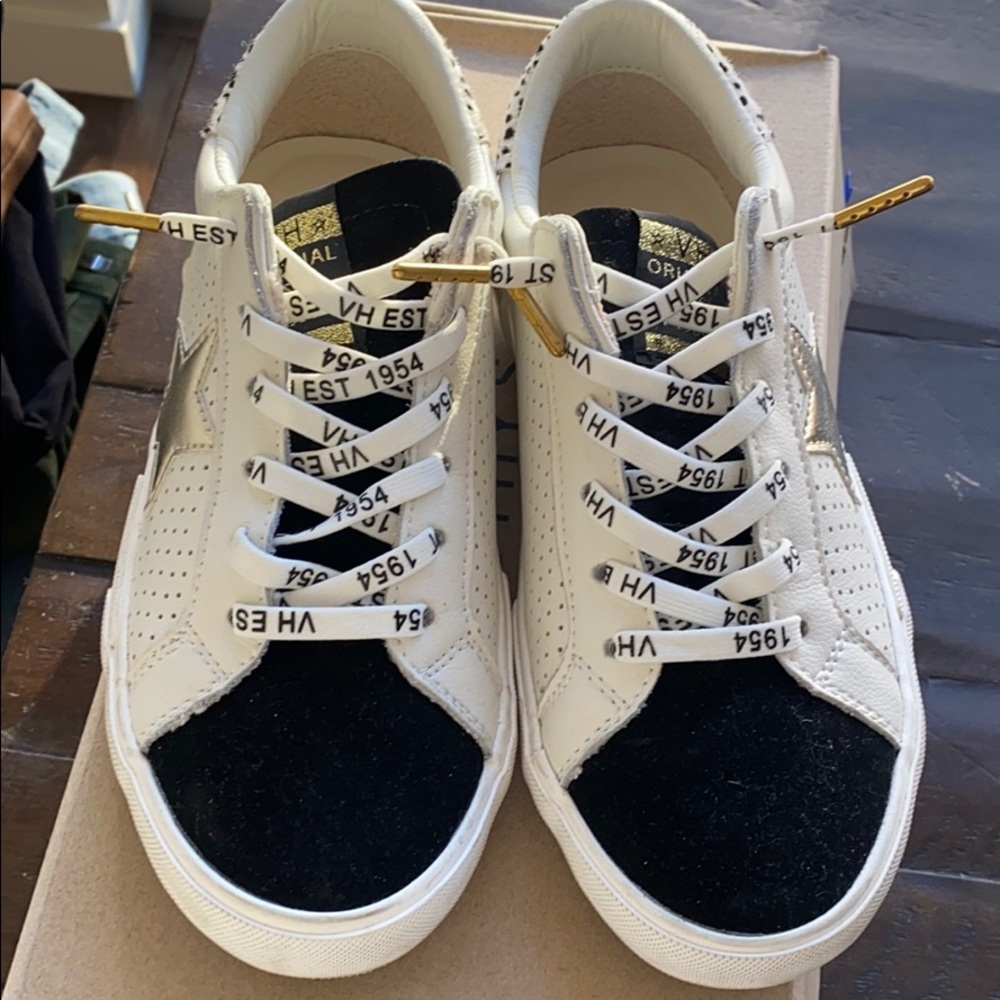 VH really cute shoes! Size 6.